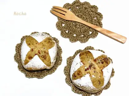 Red sugar date bread
