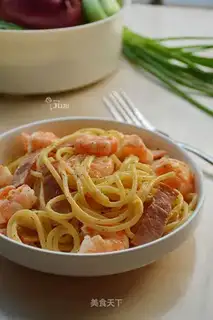 Cheese shrimp pasta