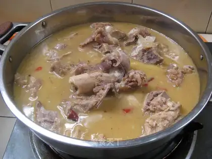 Big bone hotpot