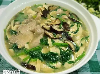 Cinnamon meat soup