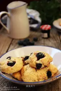 Blueberry fruit scone
