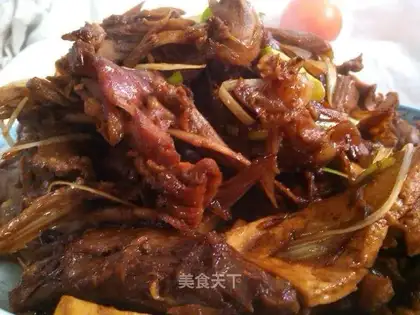 Duck rack with sauce