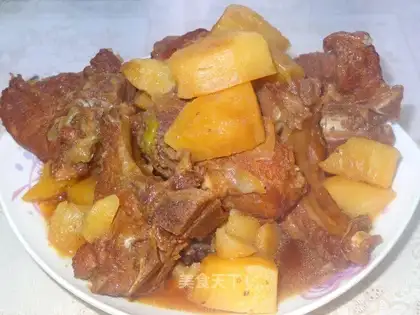 Red-burned steak potatoes