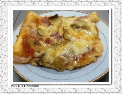 Bacon mushroom pizza