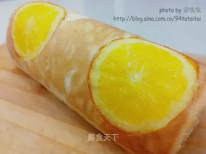 Orange-fruit cake rolls