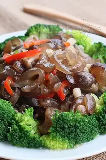 Pistol of mushrooms