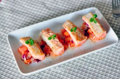 Lemon salmon salad