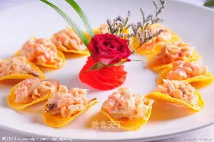 Smoked salmon salad