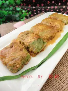 The pan, the cabbage box