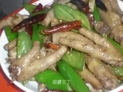 Hot chicken feet
