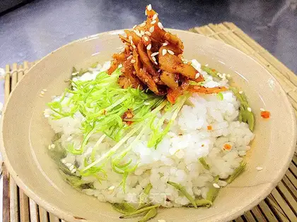 Kawakawa tea and rice