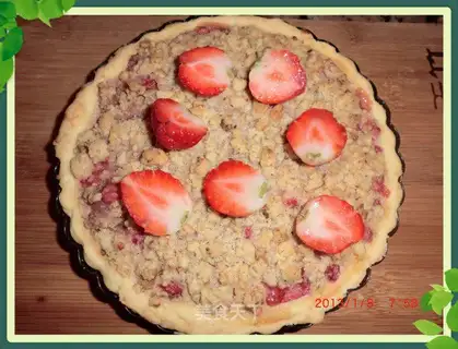 Strawberry walnut pie