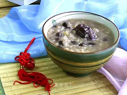 Black bean wheat porridge