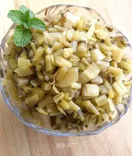 Homemade sour pickles