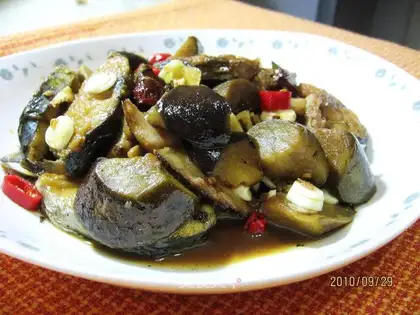Stewed Spanish fish with eggplant and beer