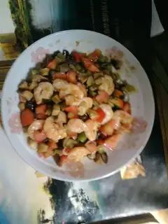 Stewed shrimp with three diced slices