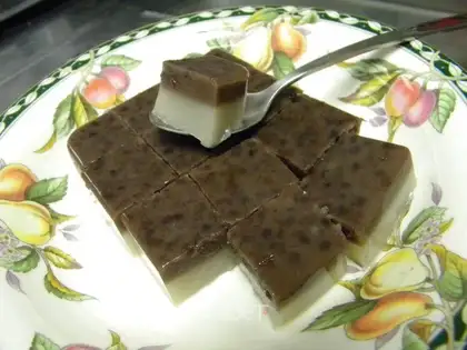 Red bean cake with coconut juice