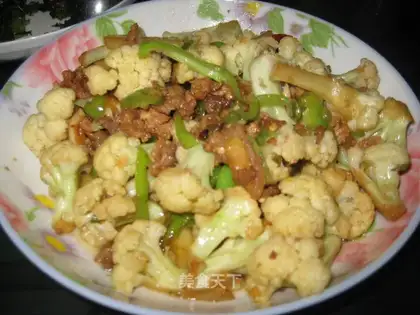 Dry stir-fried cauliflower