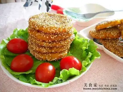 Sesame coix and pumpkin cake