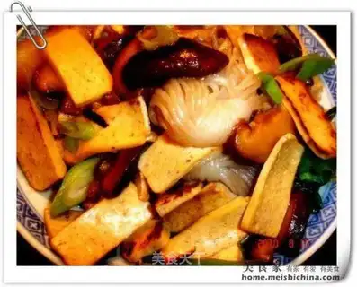 stir-fried shredded konjac with mushrooms in oyster sauce