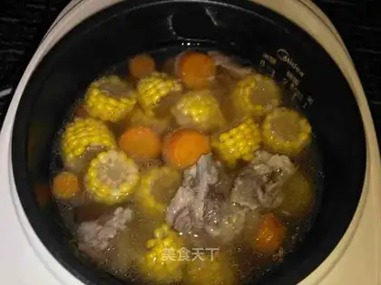 Sweet corn carrot pork bone soup