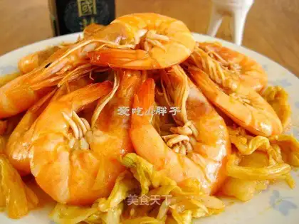 Braised cabbage with prawns