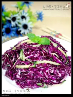 Cold red cabbage
