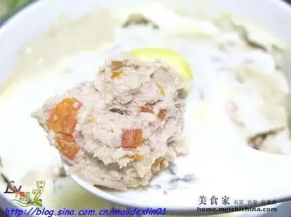 Steamed meat pie with egg