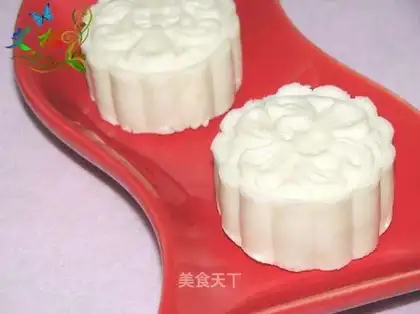 Coconut ice skin mooncake