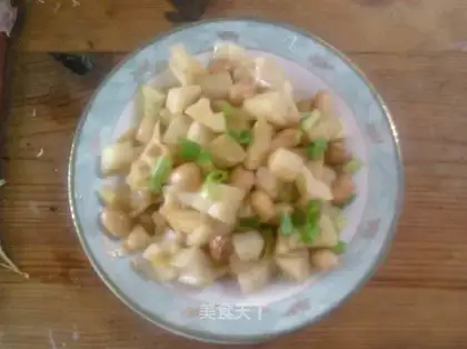 Diced lotus root salad