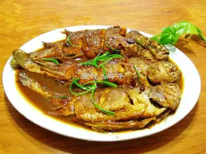 Braised yellow croaker in soy sauce