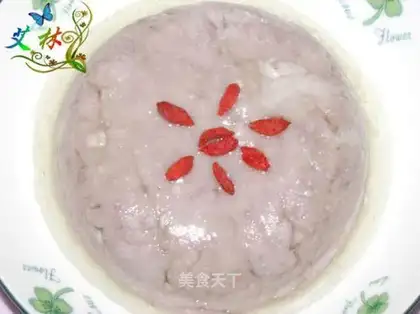 Mashed taro with sauce