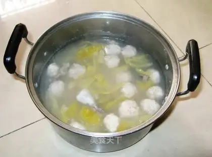 Eel meatball soup