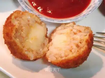 Fried rice balls with shredded rice balls