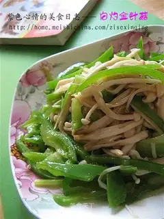 White boiled mushroom