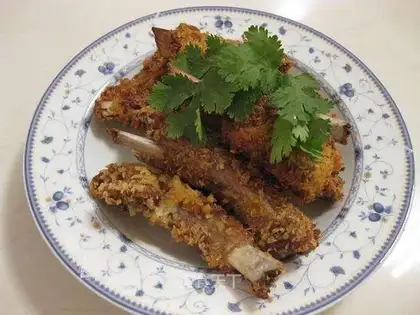 Crispy ribs in soy sauce