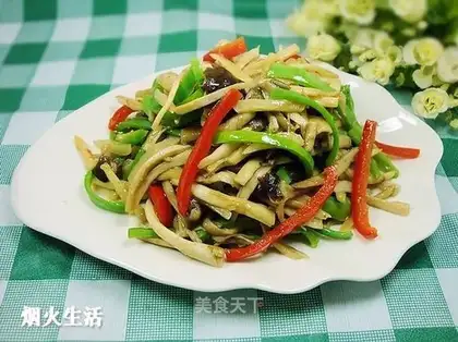 Twin peppers for tea and mushrooms