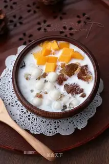Peach glue milk crumbs