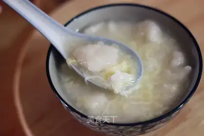 Sweet soup of fruit and eggs