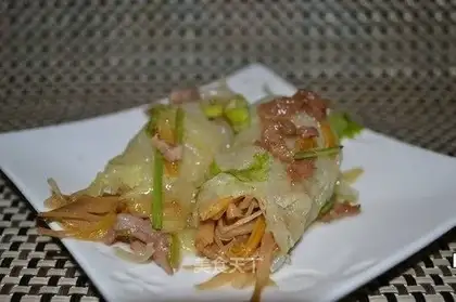 Yellow cabbage rolls
