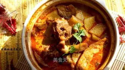 A casserole curry leg