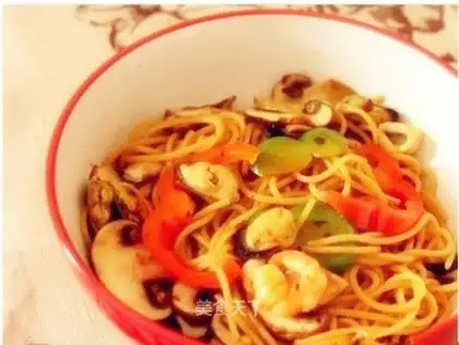 Seafood mushrooms fried pasta