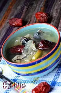 ♪ Black-tree silver-eared chicken soup ♪