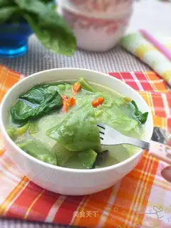 Chicken soup spinach noodles