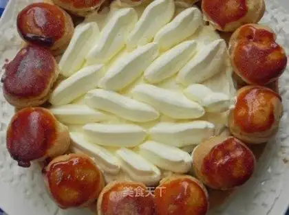 Crown cream puff