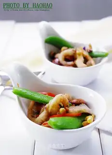 Nuts fried arctic shrimp