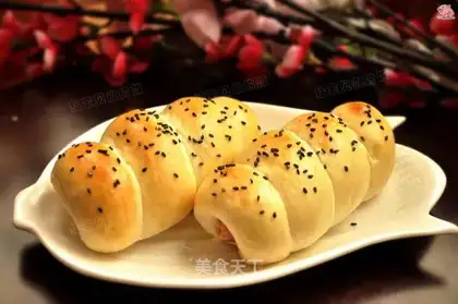 Hot dog roll