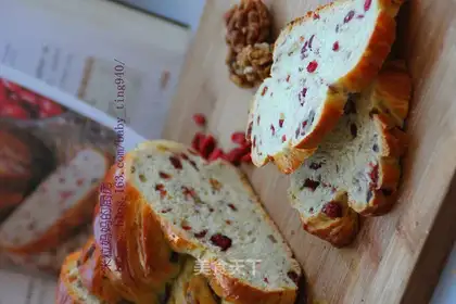 Cranberry walnut bread