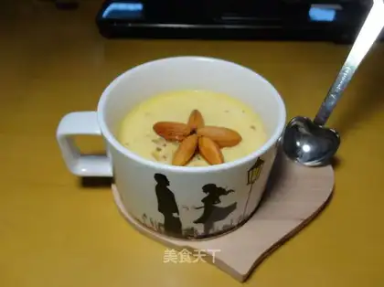 Caramel almond pudding