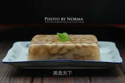 Pig hoof soybeans